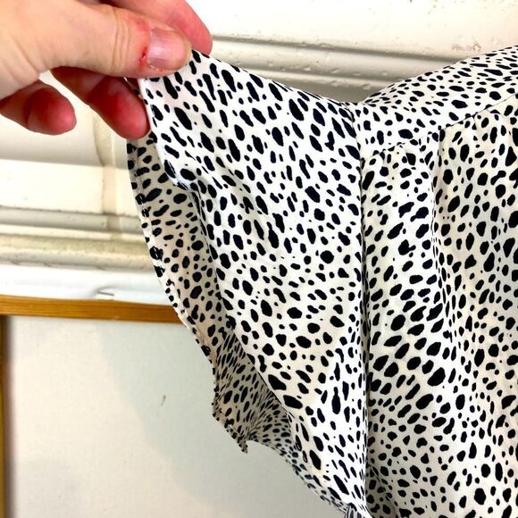 Papaya Black and White Flutter Sleeve Peplum Blouse tie neck - Picture 4 of 11